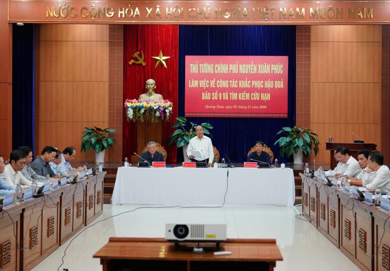 Quang cảnh buổi làm việc