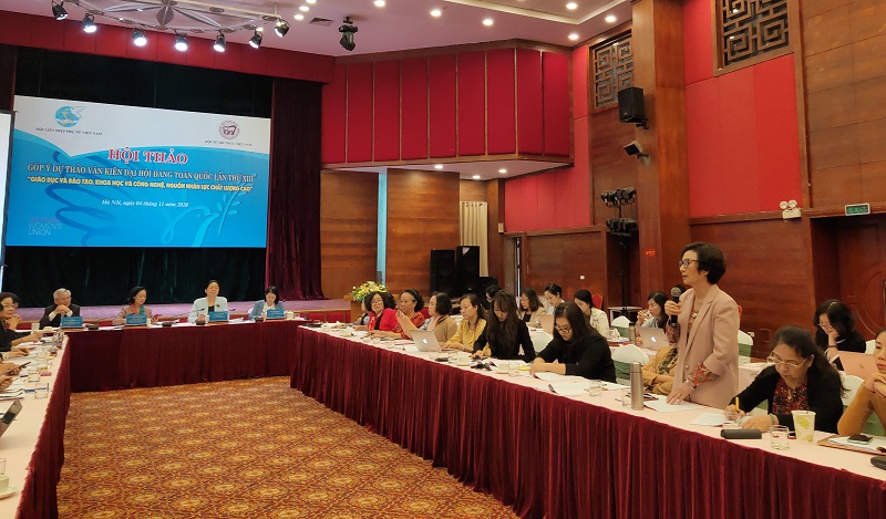 C&aacute;c đại biểu tham đ&oacute;ng g&oacute;p &yacute; kiến tại hội thảo với 2 nội dung