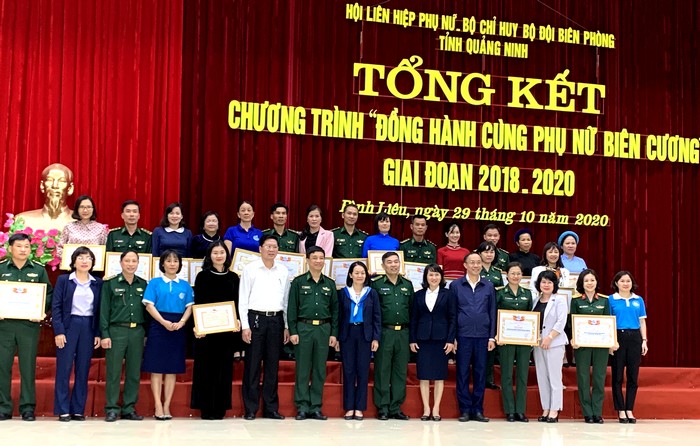 Tại Hội nghị tổng kết Chương trình, đã có 13 tập thể và 13 cá nhân nhận giấy khen của Hội LHPN tỉnh và Bộ Chỉ huy BĐBP tỉnh vì đã có thành tích xuất sắc triển khai, thực hiện Chương trình “Đồng hành cùng phụ nữ biên cương” giai đoạn 2018 - 2020.