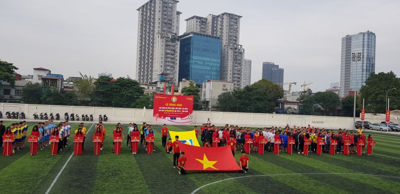 Bà Lê Thị Bích Ngọc, Tổng Biên tập Báo Lao động Thủ đô, Trưởng ban tổ chức giải phát biểu khai mạc Bà Lê Thị Bích Ngọc, Tổng Biên tập Báo Lao động Thủ đô, Trưởng ban tổ chức giải phát biểu khai mạc