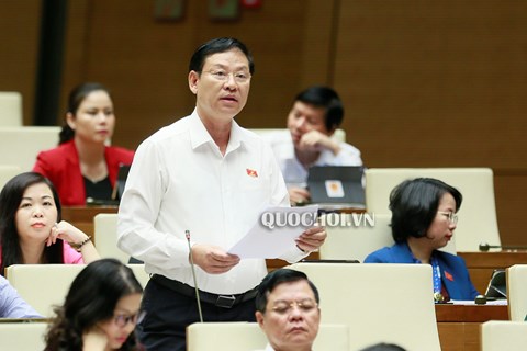 Đại biểu Nguyễn Hữu Chính (Hà Nội)