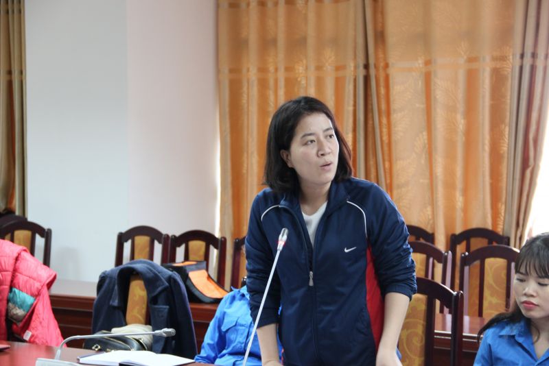 Đ/c Nguyễn Hằng Nga, đoàn viên Kinh tế - Luật pháp đề xuất mong muốn đoàn viên được đào tạo, nâng cao chất lượng, đáp ứng yêu cầu công việc