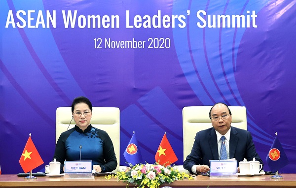 Hội nghị do Thủ tướng Nguyễn Xu&acirc;n Ph&uacute;c chủ tr&igrave;, c&oacute; sự tham gia của Chủ tịch Quốc hội Nguyễn Thị Kim Ng&acirc;n