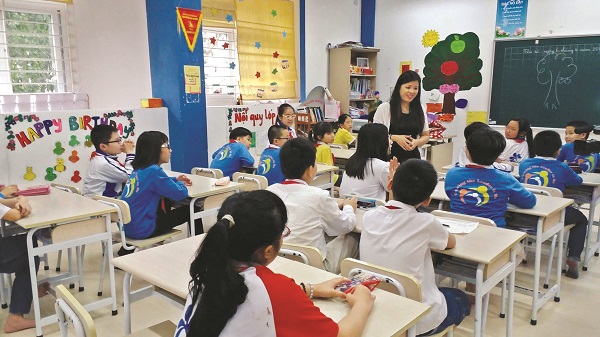 TS Vũ Thu Hương n&oacute;i chuyện về kỹ năng ph&ograve;ng chống x&acirc;m hại cho học sinh