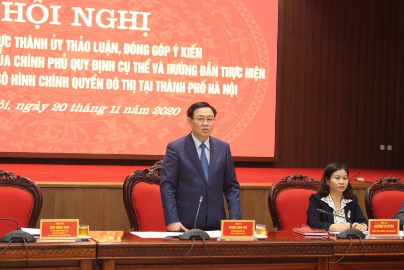 đồng chí  Vương Đình Huệ, Ủy viên Bộ Chính trị, Bí thư Thành ủy chỉ đạo tại Hội nghị