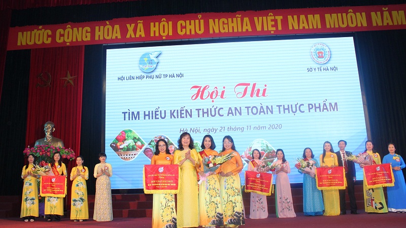 Đội tuyển đến từ Hội LHPN quận Tây Hồ giành giải Nhất Hội thi