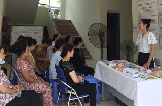 Nhằm đẩy mạnh các hoạt động thực hiện tốt công tác dân số - kế hoạch hóa gia đình, Hà Nội tiếp tục phấn đấu ổn định quy mô dân số, duy trì vững chắc mức sinh thay thế.