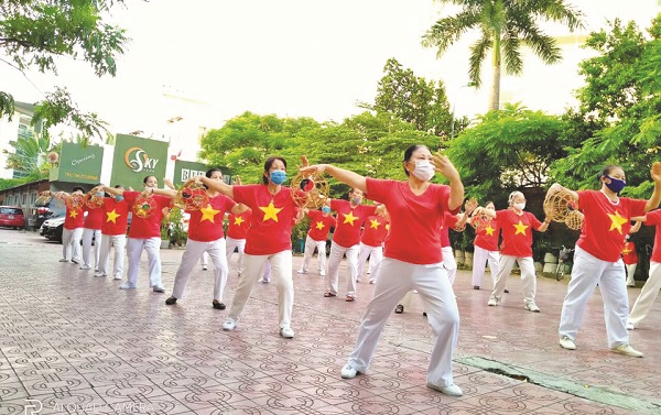 Một buổi tập dưỡng sinh của NCT quận Ba Đình