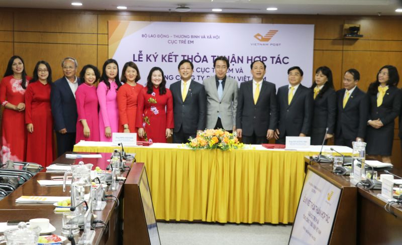 C&aacute;c đại biểutham gia Lễ K&yacute; kết