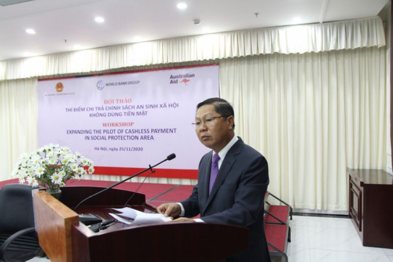 Thứ trưởng L&ecirc; Tấn Dũng cho rằng thanh to&aacute;n điện tử sẽ tiết kiệm chi ph&iacute;, giảm thời gian đi lại cho người thụ hưởng.