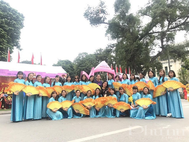 Lễ hội áo dài "Hương sắc Tràng An" sẽ diễn ra tại phố đi bộ hồ Hoàn Kiếm sáng ngày 29/11 - ảnh 1