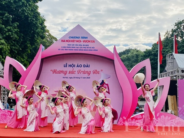 &Aacute;o d&agrave;i l&agrave; trang phục truyền thống, gắn liền với phụ nữ Việt Nam qua c&aacute;c thời kỳ.