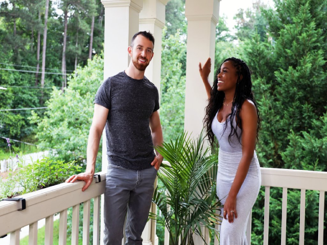 Cameron và Lauren - Cặp đôi khác màu da nên duyên nhờ chương trình truyền hình thực tế “Love Is Blind”.