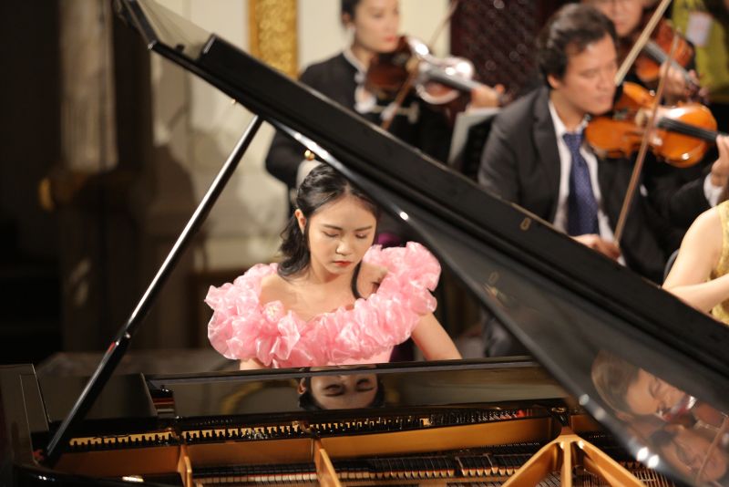 Buổi h&ograve;a nhạc c&oacute; sự g&oacute;p mặt của những nữ nghệ sĩ độc tấu trẻ xuất sắc v&agrave; đầy triển vọng