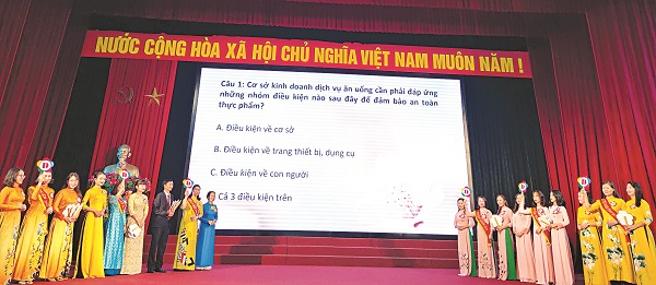 Th&ocirc;ng qua hội thi, c&aacute;c cấp Hội đ&atilde; tuy&ecirc;n truyền n&acirc;ng cao kiến thức an to&agrave;n thực phẩm cho c&aacute;n bộ hội vi&ecirc;n phụ nữ v&agrave; người d&acirc;n