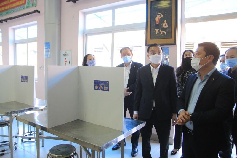 Chủ tịch UBND TP Chu Ngọc Anh đánh giá các đơn vị đã thực hiện nghiêm túc các chỉ đạo của TP Chủ tịch UBND TP Chu Ngọc Anh đánh giá các đơn vị đã thực hiện nghiêm túc các chỉ đạo của TP