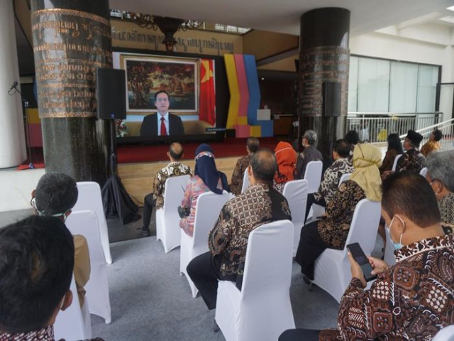 Khai trương Tuần triển lãm ảnh nhân dịp Kỷ niệm 65 năm quan hệ ngoại giao Việt Nam – Indonesia