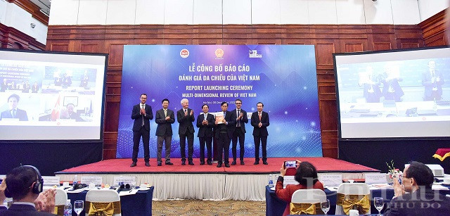 Thứ trưởng Thường trực Nguyễn Thanh Sơn c&ugrave;ng c&aacute;c đại biểu tại Lễ c&ocirc;ng bố.