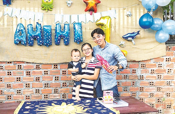 Gia đ&igrave;nh anh Nguyễn Tấn Trường