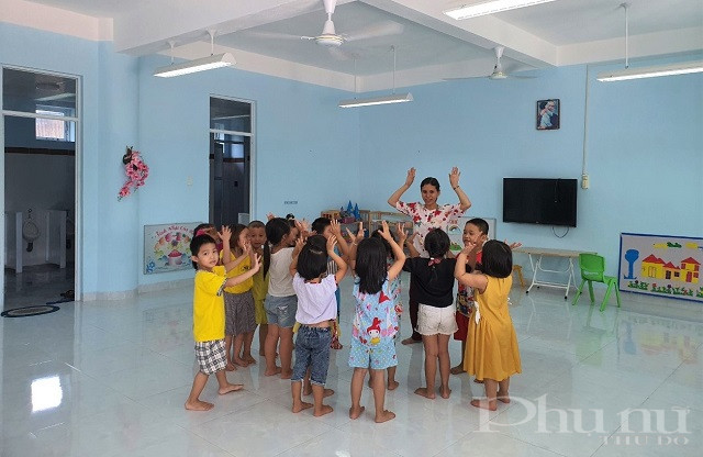 Con em Phú Lâm được học tập, vui chơi ở một cơ sở mới khang trang, sạch, đẹp.