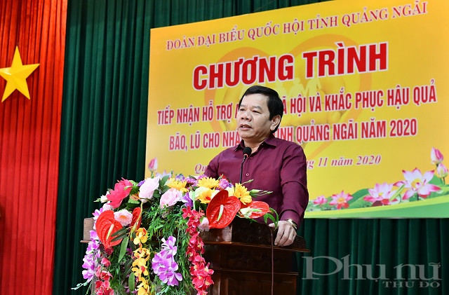 Ph&oacute; B&iacute; thư Tỉnh ủy, Chủ tịch UBND tỉnh Quảng Ng&atilde;i Đặng Văn Minh ph&aacute;t biểu cảm ơn c&aacute;c đơn vị doanh nghiệp hỗ trợ kinh ph&iacute; cho tỉnh Quảng Ng&atilde;i.