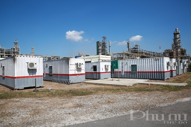 Các container làm việc của Liên danh DONG IL - PVChem đã được lắp dựng.