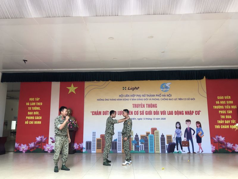 Các nữ LĐDC được hướng dẫn kỹ năng phòng, chống bạo lực, xâm hại phụ nữ và trẻ em Các nữ LĐDC được hướng dẫn kỹ năng phòng, chống bạo lực, xâm hại phụ nữ và trẻ em