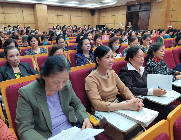 C&aacute;c đại biểu tham gia tập huấn hướng dẫn c&ocirc;ng t&aacute;c chuẩn bị Đại hội phụ nữ c&aacute;c cấp tại quận Ba Đ&igrave;nh