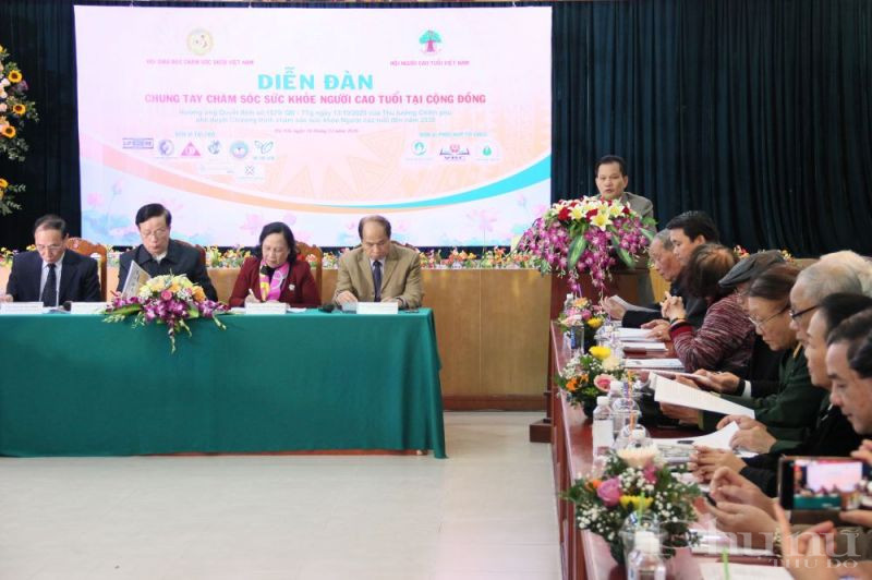 Quang cảnh diễn đàn.