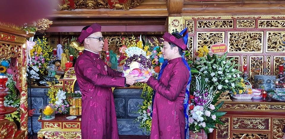 Nô nức dự lễ hóa Đức Thánh Tản Viên Sơn cốt 1.200 - ảnh 1