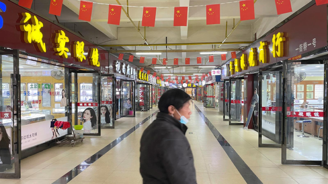 Một năm sau đại dịch, chợ hải sản Vũ Hán vẫn tiêu điều.