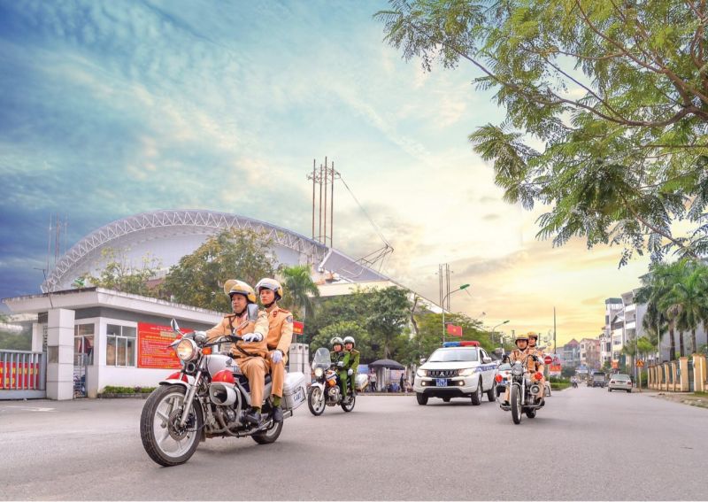 Đội Cảnh sát giao thông trật tự Hoài Đức (Công an huyện Hoài Đức)  ra quân cao điểm bảo đảm trật tự an toàn giao thông