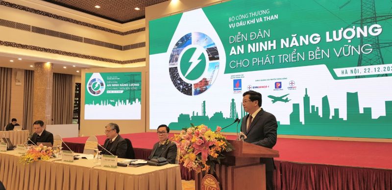 &Ocirc;ng Nguyễn Đức Hiển, Ph&oacute; Trưởng Ban Kinh tế Trung ương ph&aacute;t biểu