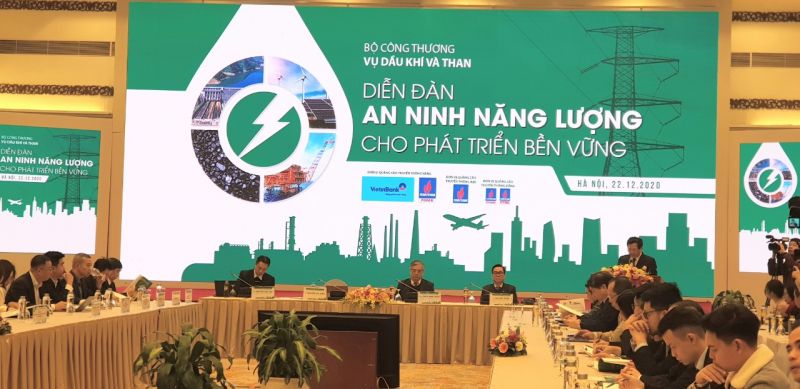 Quang cảnh diễn đ&agrave;n