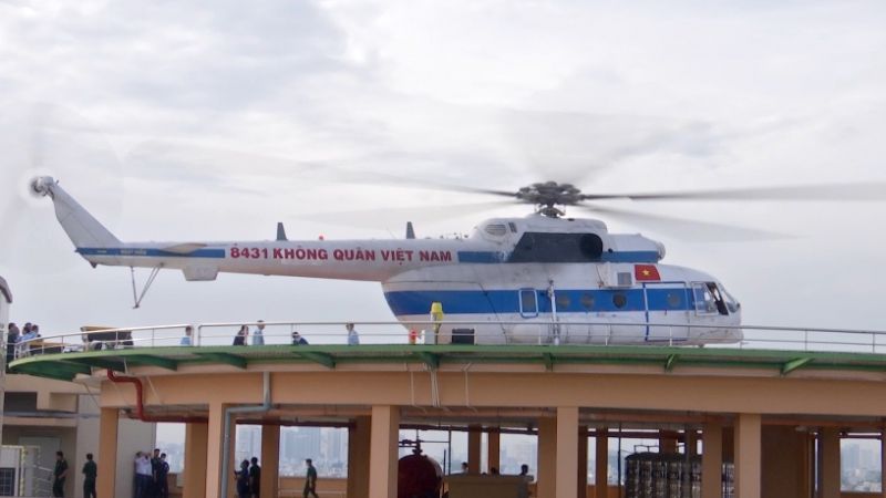 Bệnh viện Qu&acirc;n y 175 trở th&agrave;nh bệnh viện đầu ti&ecirc;n tr&ecirc;n cả nước c&oacute; s&acirc;n bay trực thăng được Bộ Quốc ph&ograve;ng cấp ph&eacute;p hoạt động.
