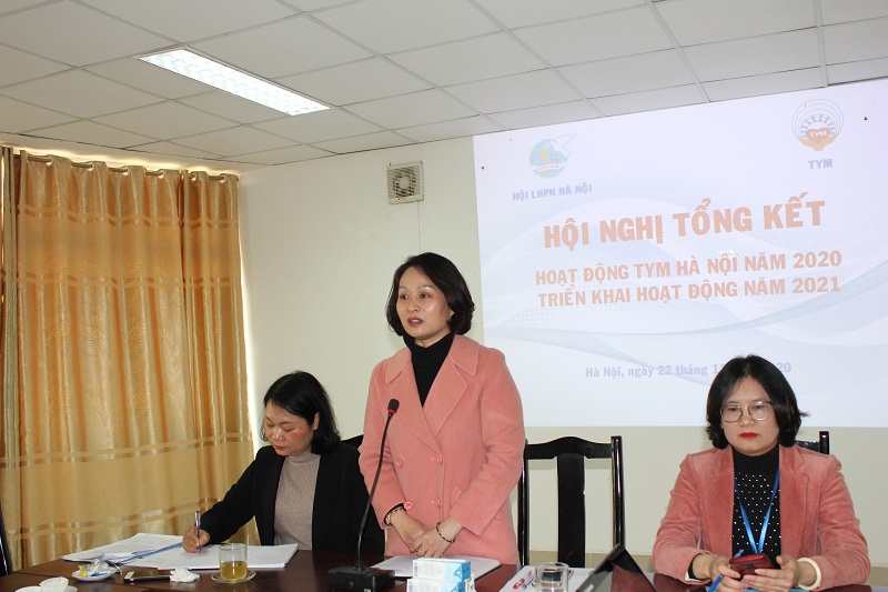 Đồng ch&iacute; Phạm Thị THanh Hương - Ph&oacute; Chủ tịch Hội LHPN H&agrave; Nội ghi nhận v&agrave; đ&aacute;nh gi&aacute; cao c&aacute;c kết quả m&agrave; hoạt động của  TYM tại c&aacute;c quận  tr&ecirc;n địa b&agrave;n trong năm 2021