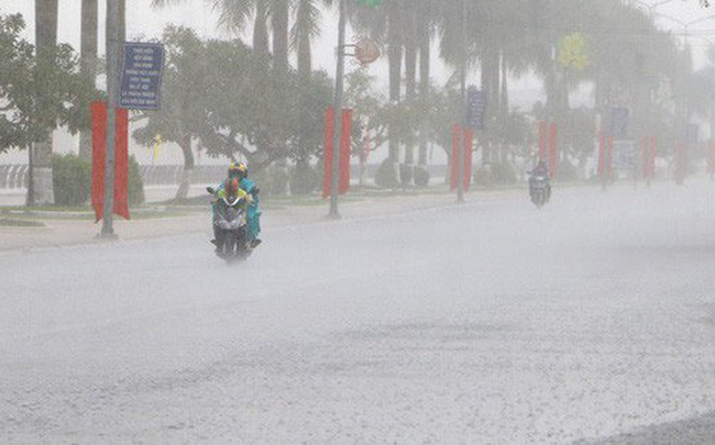 Dự báo mưa lớn diện rộng ở Trung Bộ và Nam Bộ - ảnh 1