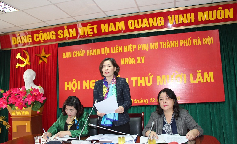 Đồng ch&iacute; L&ecirc; Kim Anh - Chủ tịch Hội LHPN H&agrave; Nội ph&aacute;t biểu chỉ đạo hội nghị