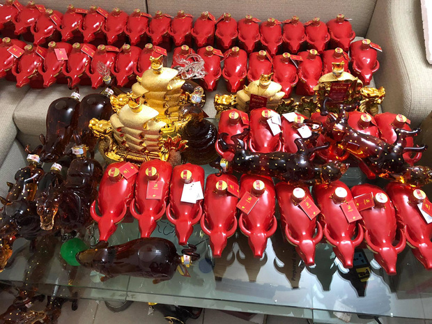 H&igrave;nh ảnh sản phẩm rượu mang nh&atilde;n m&aacute;c xuất xứ nước ngo&agrave;i