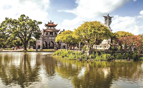 Nhà thờ đá Phát Diệm