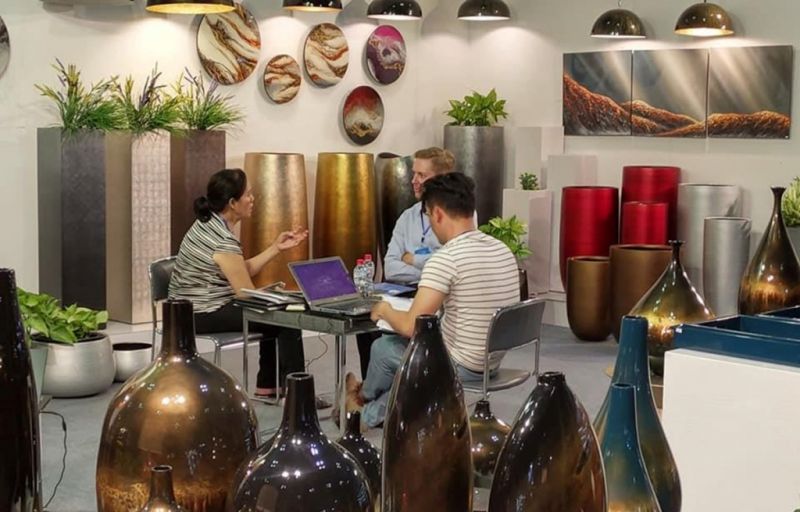 Hội chợ Lifestyle Vietnam thu h&uacute;t kh&aacute;ch quốc tế t&igrave;m hiểu về sản phẩm thủ c&ocirc;ng của Việt Nam