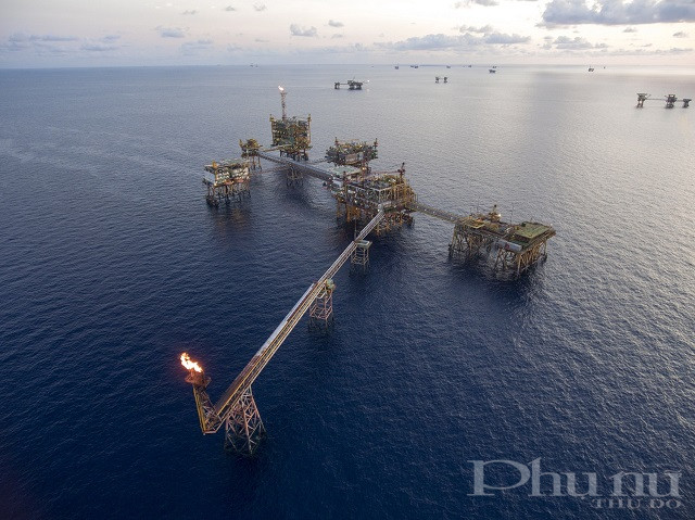 Giàn CNTT số 2 mỏ Bạch Hổ.