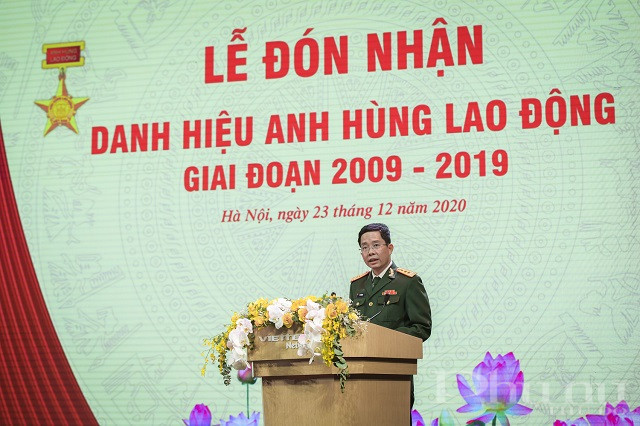 Tổng gi&aacute;m đốc Viettel Netwwork Đ&agrave;o ph&aacute;t biểu tại buổi lễ.