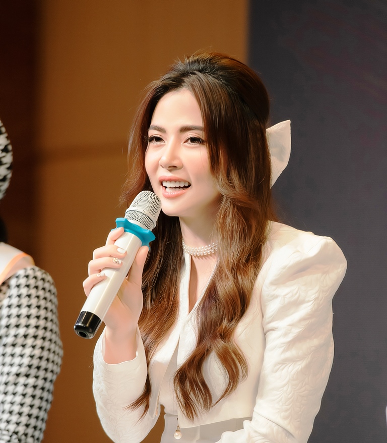 Sự kiện sẽ giúp mọi người được trải nghiệm những cảm xúc của sự thăng hoa, được bước chân lên thảm đỏ Sự kiện sẽ giúp mọi người được trải nghiệm những cảm xúc của sự thăng hoa, được bước chân lên thảm đỏ