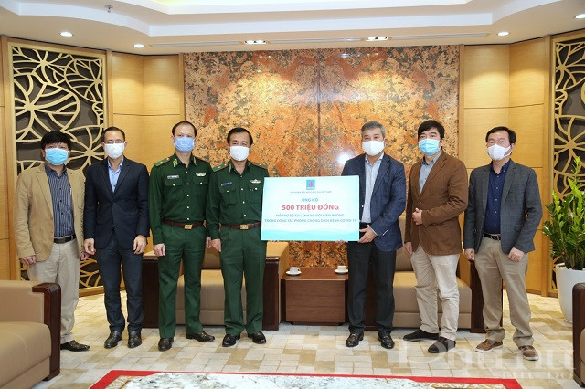 PetroVietnam trao hỗ trợ 500 triệu đồng cho Bộ Tư lệnh Bộ đội biên phòng.