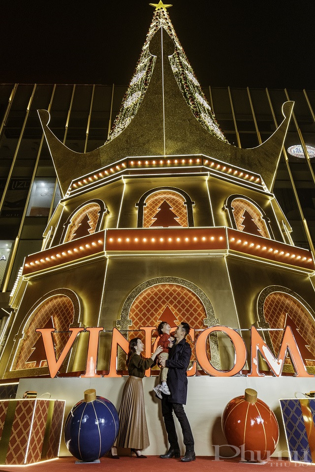Đón Giáng Sinh 2020 rực rỡ cùng hàng ngàn quà tặng bất ngờ tại Vincom - ảnh 5