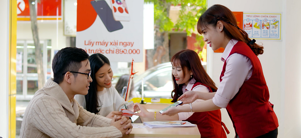 Ứng dụng Home Credit l&agrave; nền tảng gi&uacute;p c&ocirc;ng ty thấu hiểu v&agrave; chăm s&oacute;c kh&aacute;ch h&agrave;ng tốt hơn.