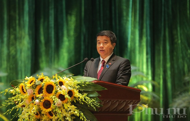 B&iacute; thư Đảng ủy Khối doanh nghiệp Trung ương Y Thanh H&agrave; Nie Đam ph&aacute;t biểu chỉ đạo đại hội.