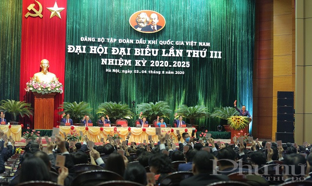 Đại hội tiến h&agrave;nh biểu quyết.