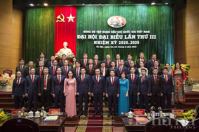 BCH Đảng bộ Tập đo&agrave;n nhiệm kỳ 2020-2025 ra mắt đại hội.